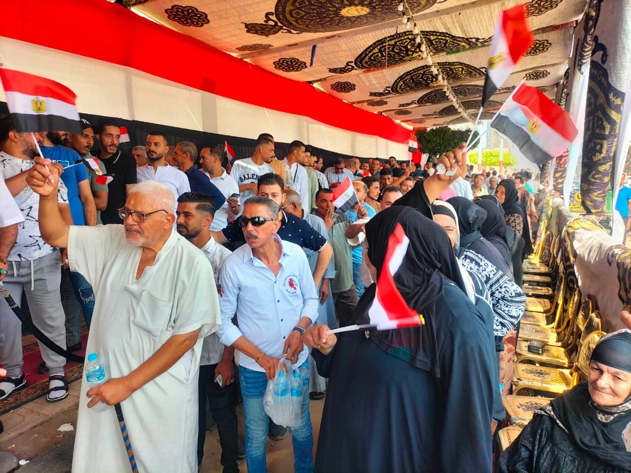 خلال اليوم الأول.. توافد مكثف للمواطنين على لجان الشرقية لانتخابات مجلس الشيوخ 2025 - الخليج الان