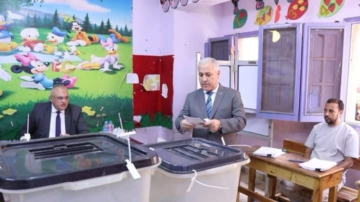 رئيس الهيئة الوطنية للصحافة يدلي بصوته في انتخابات الشيوخ 2025 - الخليج الان