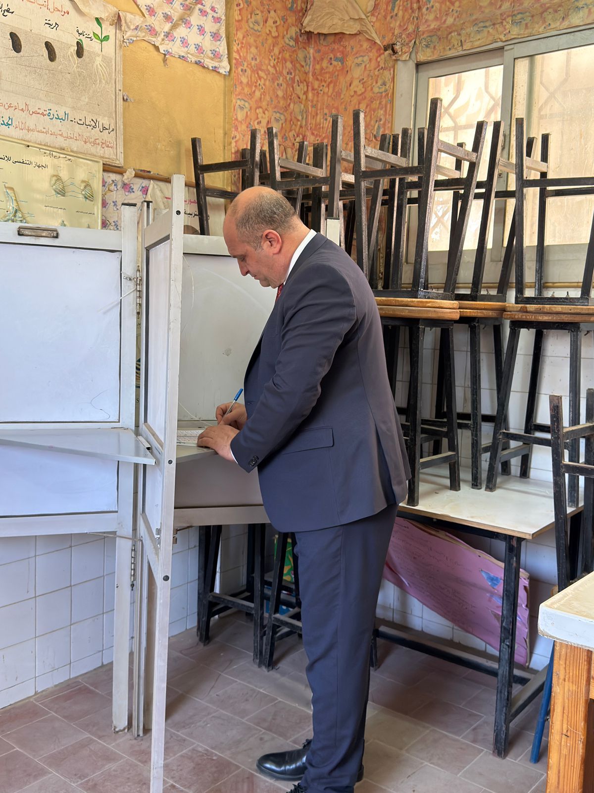 نائب التنسيقية أحمد رمزي يدلى بصوته في انتخابات الشيوخ 2025 - الخليج الان