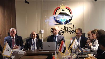 عاصم الجزار يتابع سير العملية الانتخابية من غرفة عمليات "الجبهة الوطنية" في الساعات الأولى للاقتراع - الخليج الان