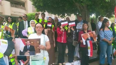 توافد الناخبين أمام مدرسة الشهيد مصطفى يسري أبو عميرة بمصر الجديدة - الخليج الان