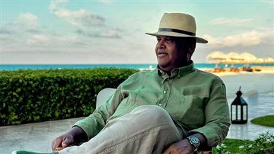 بعد غياب 16 عامًا.. نبيل شعيل يصل مراسي استعدادًا لحفله بـ “ليالي مراسي” السبت المقبل - الخليج الان