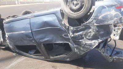 مصرع شخصين وإصابة اثنين في حادث انقـ ـلاب سيارة بطريق الإسماعيلية الصحراوي - الخليج الان