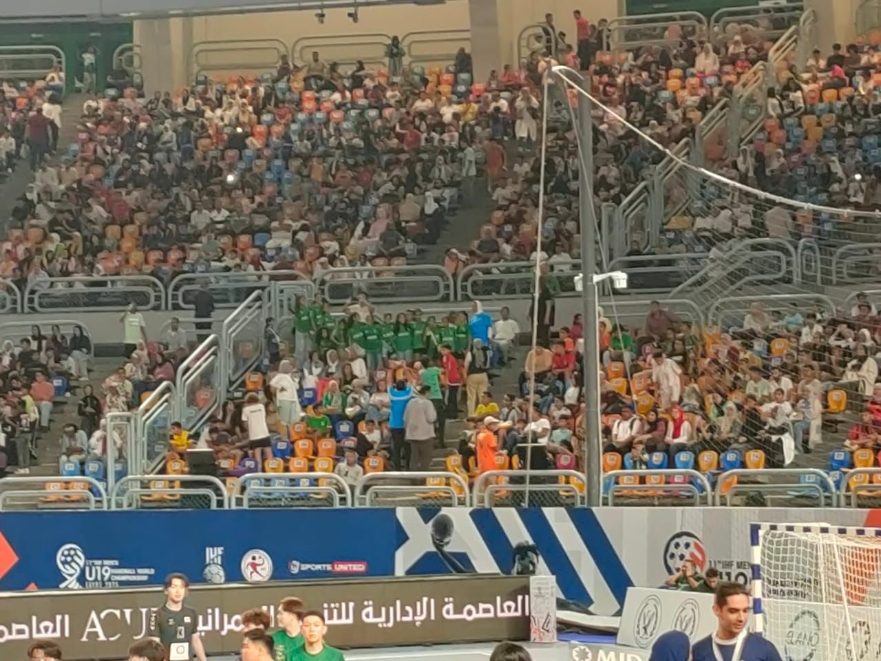 دعم جماهيري كبير لمنتخب اليد أمام كوريا في افتتاح بطولة العالم لليد تحت 19 عامًا - الخليج الان