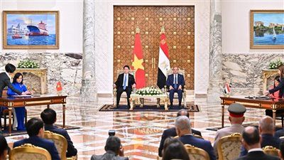 الرئيس السيسي يشهد توقيع مذكرة تفاهم بين وزيرة التخطيط ونائبة وزير الصناعة بفيتنام لتعزيز التنمية الاقتصادية - الخليج الان