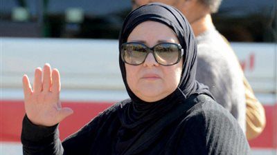 في ذكرى وفاتها.. تصريحات مؤثرة لـ دلال عبد العزيز عن الموت والعزاءات: كانوا بيسموني عزا عبد العزيز - الخليج الان