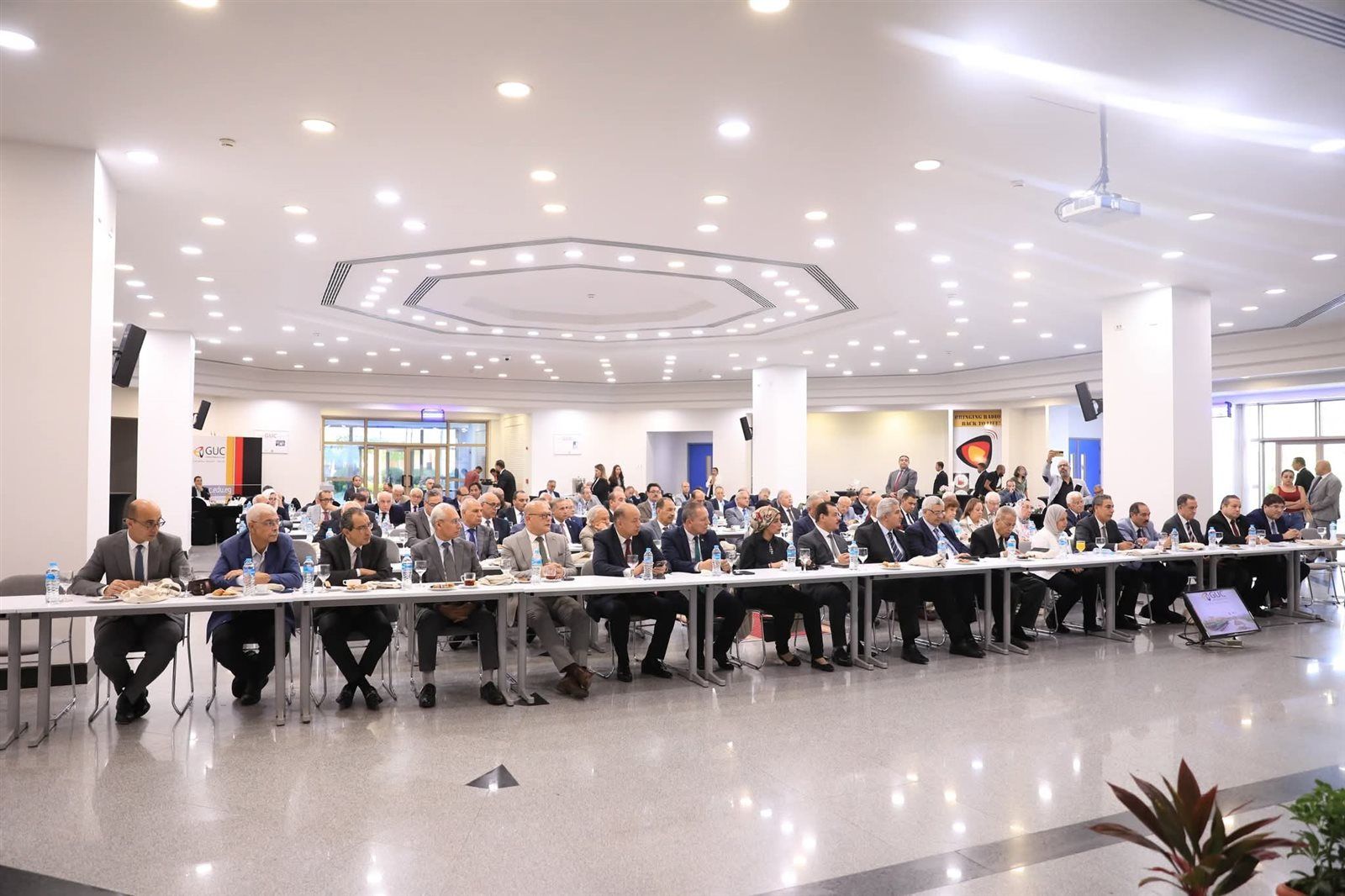 وزير التعليم العالي يترأس الاجتماع المشترك لمجلسي الجامعات الخاصة والأهلية ويؤكد: ⁠الحدود الدنيا تشمل كليات 66 جامعة - الخليج الان