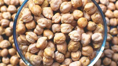 الحمص الحلو الحامض.. وجبة واحدة تحمل فوائد مزدوجة - الخليج الان