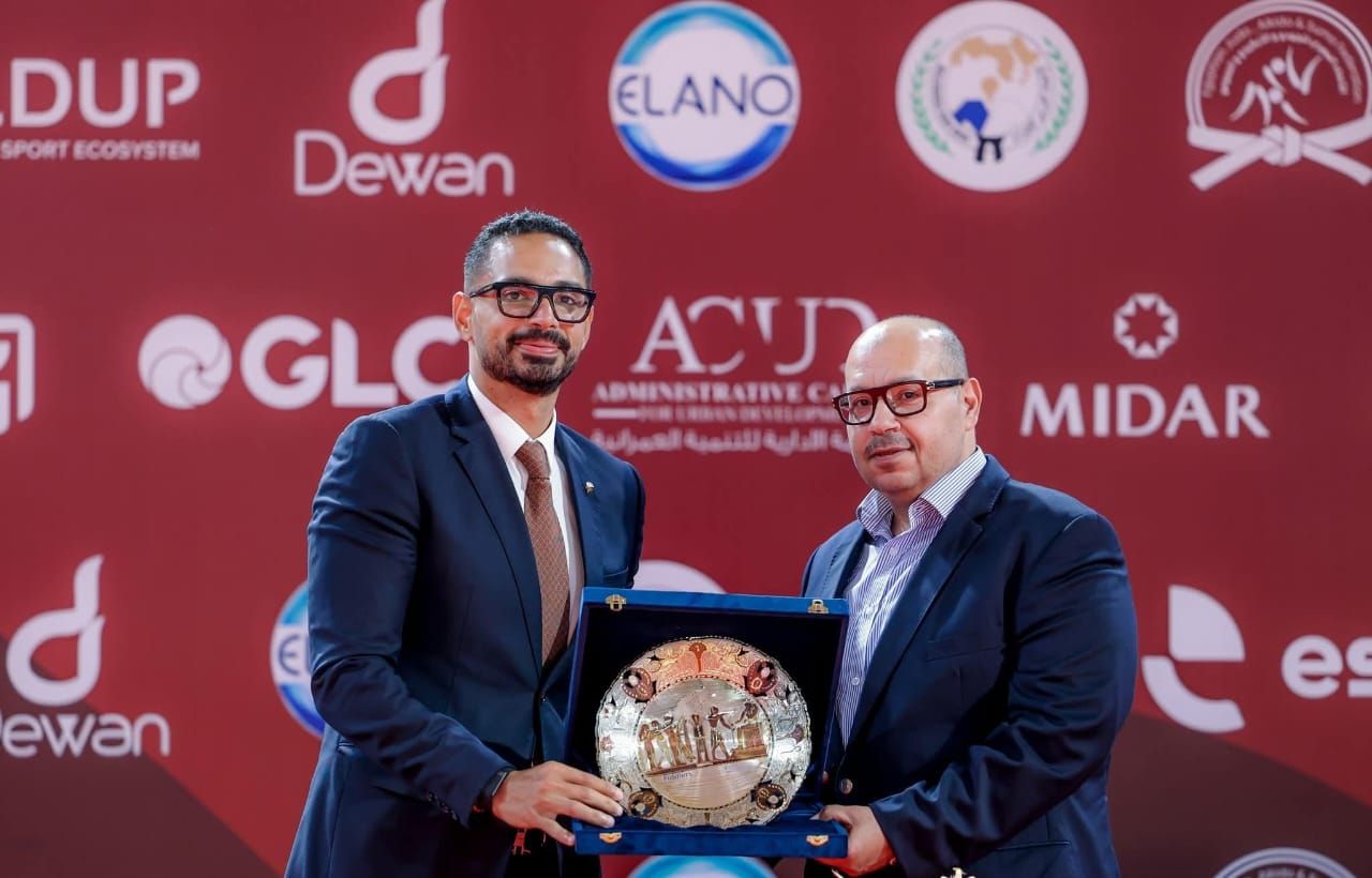 ياسر إدريس يشهد البطولة العربية للجودو ومطيع يكرمه بدرع الاتحاد - الخليج الان