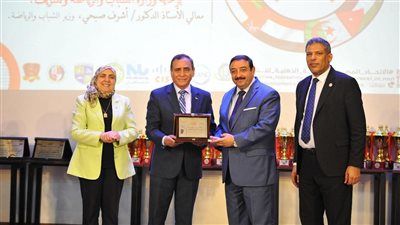 حسين السمري: سعدت بتكريمي في ختام البطولة العربية للحساب الذهني "عباقرة المستقبل" - الخليج الان