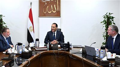 رئيس الوزراء يتابع جهود توفير المنتجات البترولية وموقف سداد مستحقات الشركاء الأجانب في قطاع البترول - الخليج الان