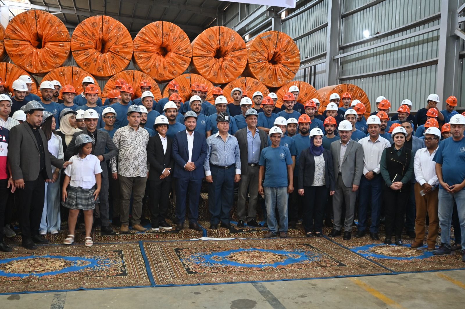 نائب رئيس الوزراء للتنمية الصناعية يتفقد عددًا من المصانع بمدينة العاشر من رمضان - الخليج الان