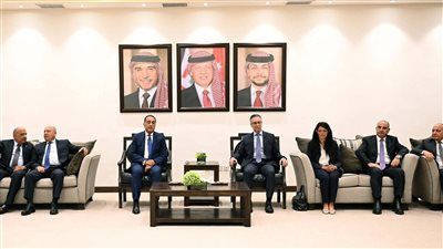 رئيس الوزراء يصل العاصمة الأردنية عمّان للمشاركة في أعمال الدورة الـ ٣٣ للجنة العليا المصرية الأردنية المشتركة - الخليج الان