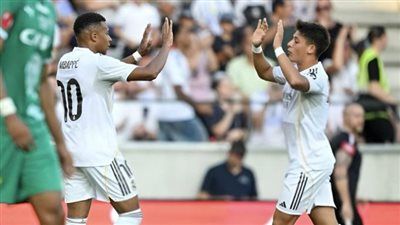 ريال مدريد يكتسح تيرول برباعية نظيفة في مباراة ودية استعداداً للموسم الجديد - الخليج الان