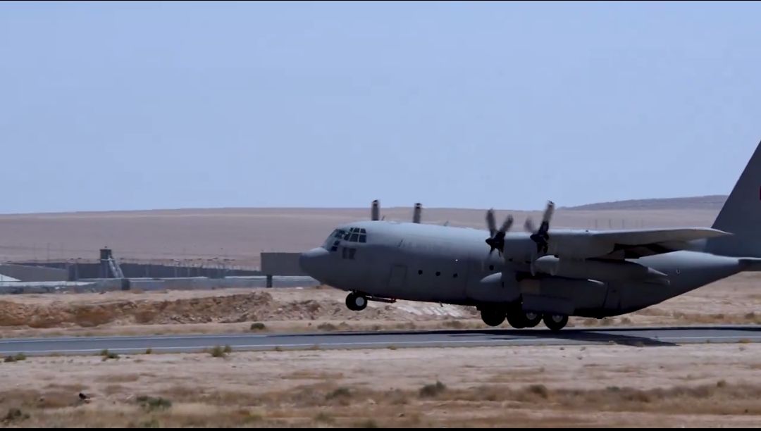 جهود إماراتية براً وجواً لدعم غزة.. إسقاط جوي جديد وشاحنات محملة بالغذاء - الخليج الان