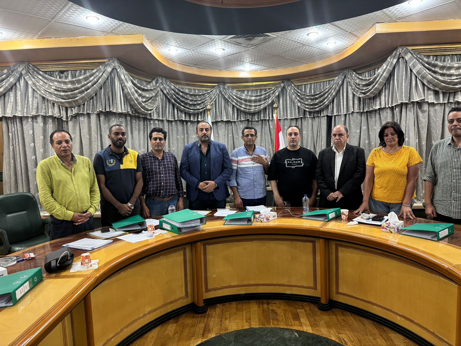 مجلس الصحفيين يفتتح اجتماعه بالوقوف دقيقة حدادًا على أرواح شهداء الصحافة الفلسطينية ويمنحهم جائزة حرية الصحافة لعام 2025 - الخليج الان