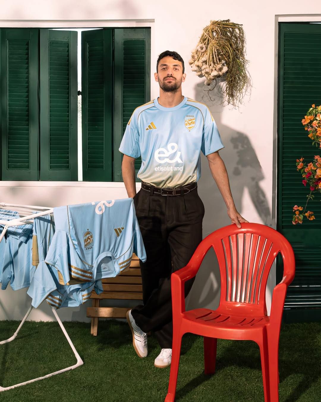 "جوهر الساحل الشمالي".. الأهلي يُعلن عن القميص الثالث للفريق في لموسم 2025/2026 - الخليج الان