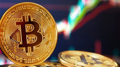 بيتكوين يسجل مستوى قياسي جديد.. ماذا يكشف عن مستقبل العملات الرقمية؟ - الخليج الان