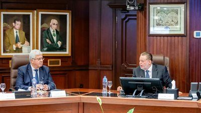 محافظ البنك المركزي ووزير التعليم العالي يشهدان مراسم توقيع اتفاقيتي شراكة في إطار شهادة البكالوريوس في العلوم المصرفية - الخليج الان