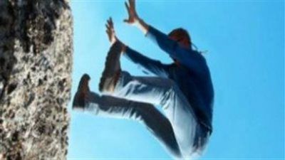 مصرع عامل إثر سقوطه من أعلى سيارة نقل في قنا - الخليج الان