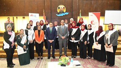 في دورته الثالثة.. محافظ الفيوم يسلم شهادات اجتياز برنامج "المرأة تقود فى المحافظات" للمتدربات - الخليج الان