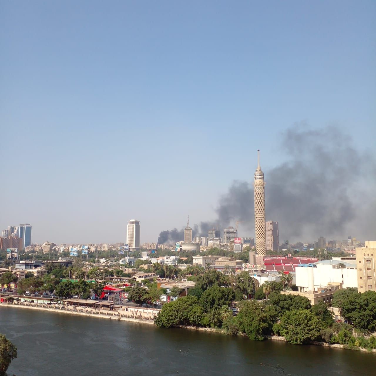 عاجل.. الدخان يغطي سماء القاهرة بسبب اندلاع حريق ضخم في بولاق - الخليج الان