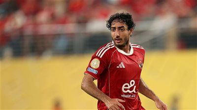 أول تعليق من محمد هاني بعد تعرضه للطرد فى مباراة الأهلي وفاركو ببطولة الدوري - الخليج الان