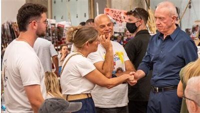 «إسرائيل تشتعل ونتنياهو في مأزق».. وزير الدفاع الإسرائيلي الأسبق ينضم إلى احتجاجات وقف الحرب في غزة - الخليج الان