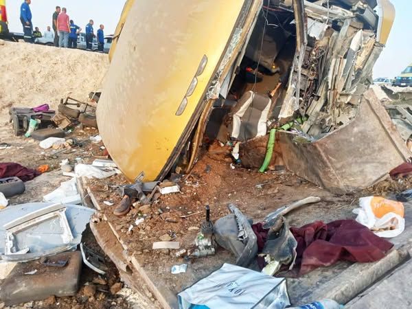 مصرع وإصابة 33 في حادث تصادم بأسيوط - الخليج الان