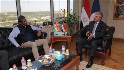 وزير السياحة وسفير الهند بالقاهرة يبحثان دفع أواصر التعاون المشترك بين البلدين في مجالي السياحة والآثار - الخليج الان
