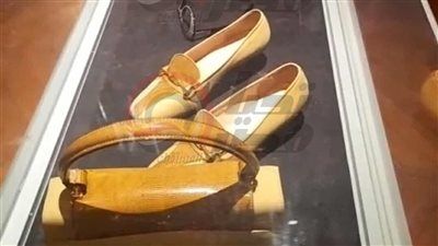 «شبشب وجلباب ومذاكرات».. عرض مقتنيات ام كلثوم في معرض خاص لتخليد تراثها - الخليج الان