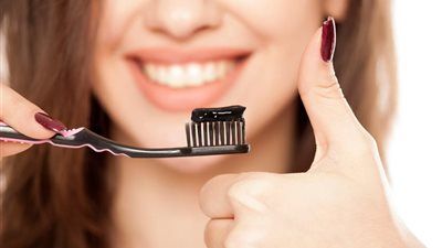 «رزق الحلاقين».. معجون أسنان مصنوع من شعر الإنسان وصوف الأغنام - الخليج الان