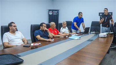 الحضري وفايز يجتمعان مع مدربي الحراس ومحللي الأداء - الخليج الان