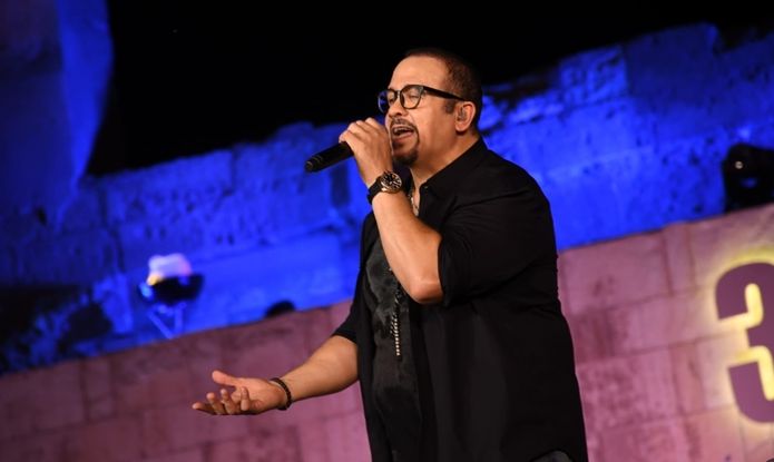 الليلة.. هشام عباس يتألق في حفل غنائي بمهرجان القلعة - الخليج الان