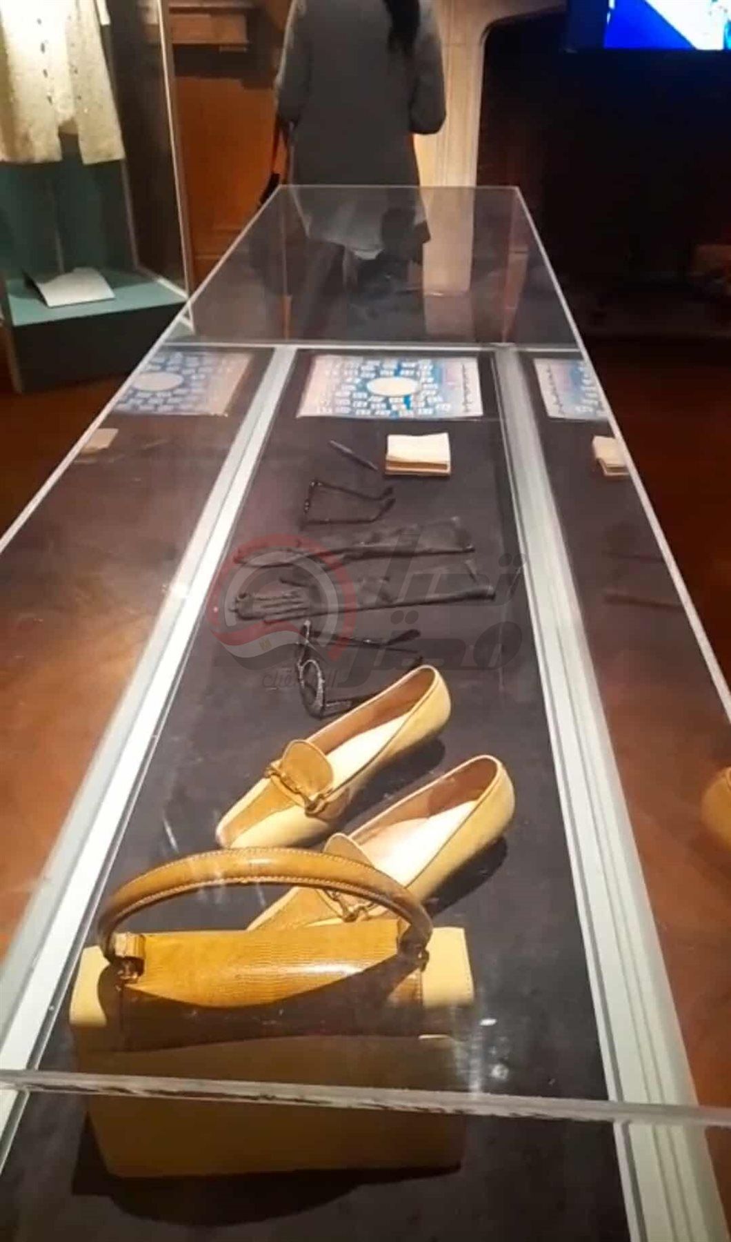 «شبشب وجلباب ومذاكرات».. عرض مقتنيات ام كلثوم في معرض خاص لتخليد تراثها - الخليج الان