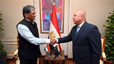 وزير الصناعة والنقل يبحث مع سفير الهند تعزيز التعاون الصناعي والاستثماري ودعوة الشركات الهندية للتوسع في مصر|تفاصيل - الخليج الان