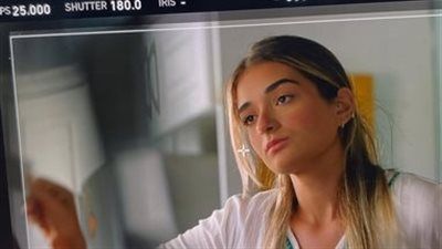 أخيرا.. ملك أحمد زاهر تروج لشخصيتها في مسلسل أزمة ثقة - الخليج الان