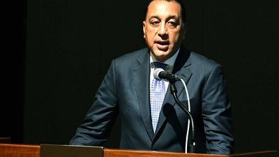 رئيس الوزراء: الحكومة عملت على تطوير مجموعة من الحوافز والمزايا المُقدمة للمستثمرين - الخليج الان