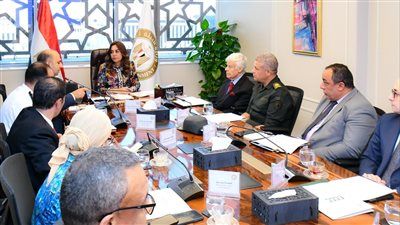 منال عوض.. تبحث تطوير منظومة المخلفات وتقر تراخيص جديدة لمخلفات الهدم وتخفيض رسوم قش الأرز|تفاصيل - الخليج الان