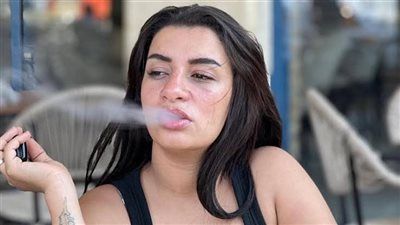 تفاصيل القبض على البلوجر بطة ضياء بتهمة نشر محتوى خادش للحياء - الخليج الان