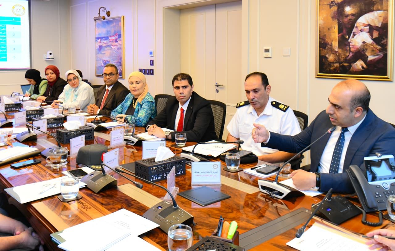 منال عوض.. تبحث تطوير منظومة المخلفات وتقر تراخيص جديدة لمخلفات الهدم وتخفيض رسوم قش الأرز|تفاصيل - الخليج الان