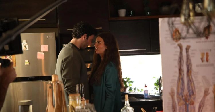 هل تتحقق شكوك داليدا.. مواعيد حكاية بتوقيت 2028 الحلقة الأخيرة - الخليج الان