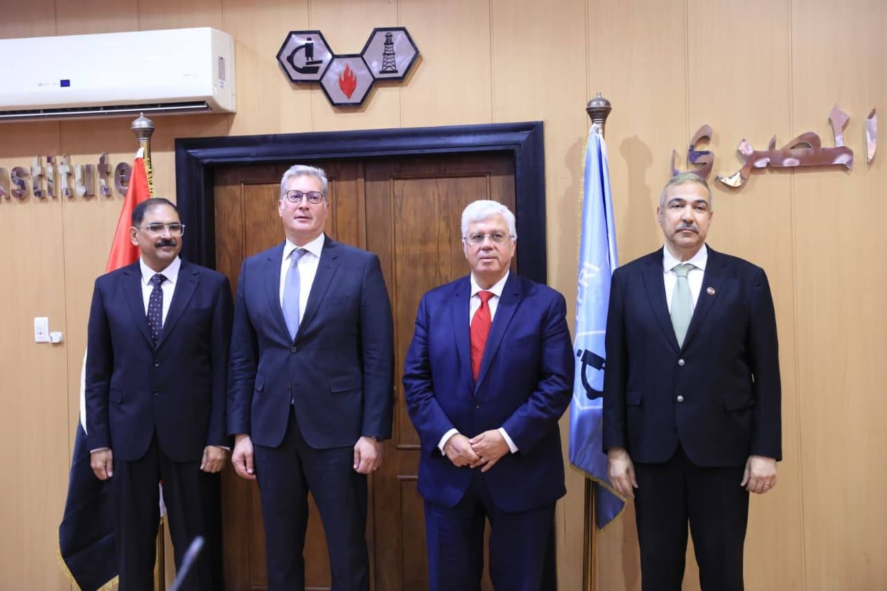 وزيرا التعليم العالي والبترول يترأسان اجتماع مجلس إدارة معهد بحوث البترول - الخليج الان