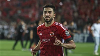 أحمد شوبير يكشف حقيقة عودة محمد عبد المنعم لصفوف الأهلي - الخليج الان