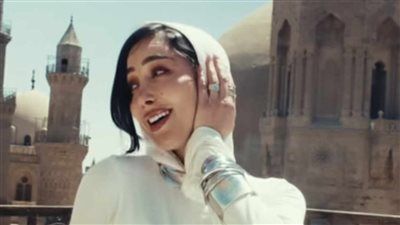 بسمة بوسيل تتعرض للهجوم بسبب تصوير كليب أغنيتها الجديدة بالمسجد| اعرف الحقيقة - الخليج الان