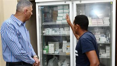 محافظ أسوان يتابع منظومة التأمين الصحى الشامل بمستشفى المسلة التخصصي.. ويفاجئ صيدلية الإسعاف - الخليج الان