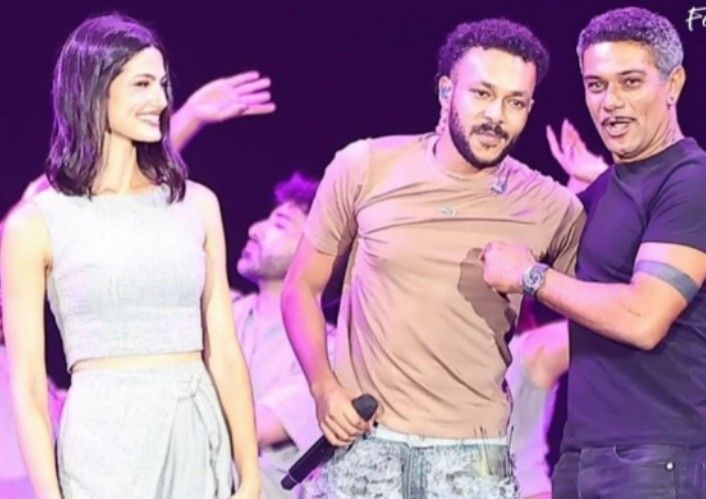 بعد إثارته الجدل.. سر ظهور آسر ياسين بالتاتو والحلق في حفل ويجز بالعلمين - الخليج الان