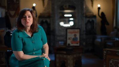 أنا مش مجنونة علشان أقول كده.. إلهام شاهين تكشف حقيقة تدريس مسيرتها في المدارس - الخليج الان