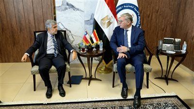 البترول: تقديم كافة التسهيلات اللازمة للشركات التشيلية الراغبة في الاستثمار بمصر - الخليج الان