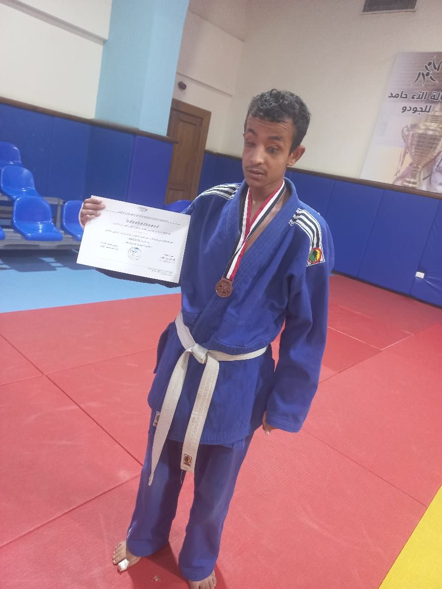 محمد حمودة ..قصة صبي فاقد للبصر في مدرجات المحلة يتوقع التعادل أمام الأهلي - الخليج الان